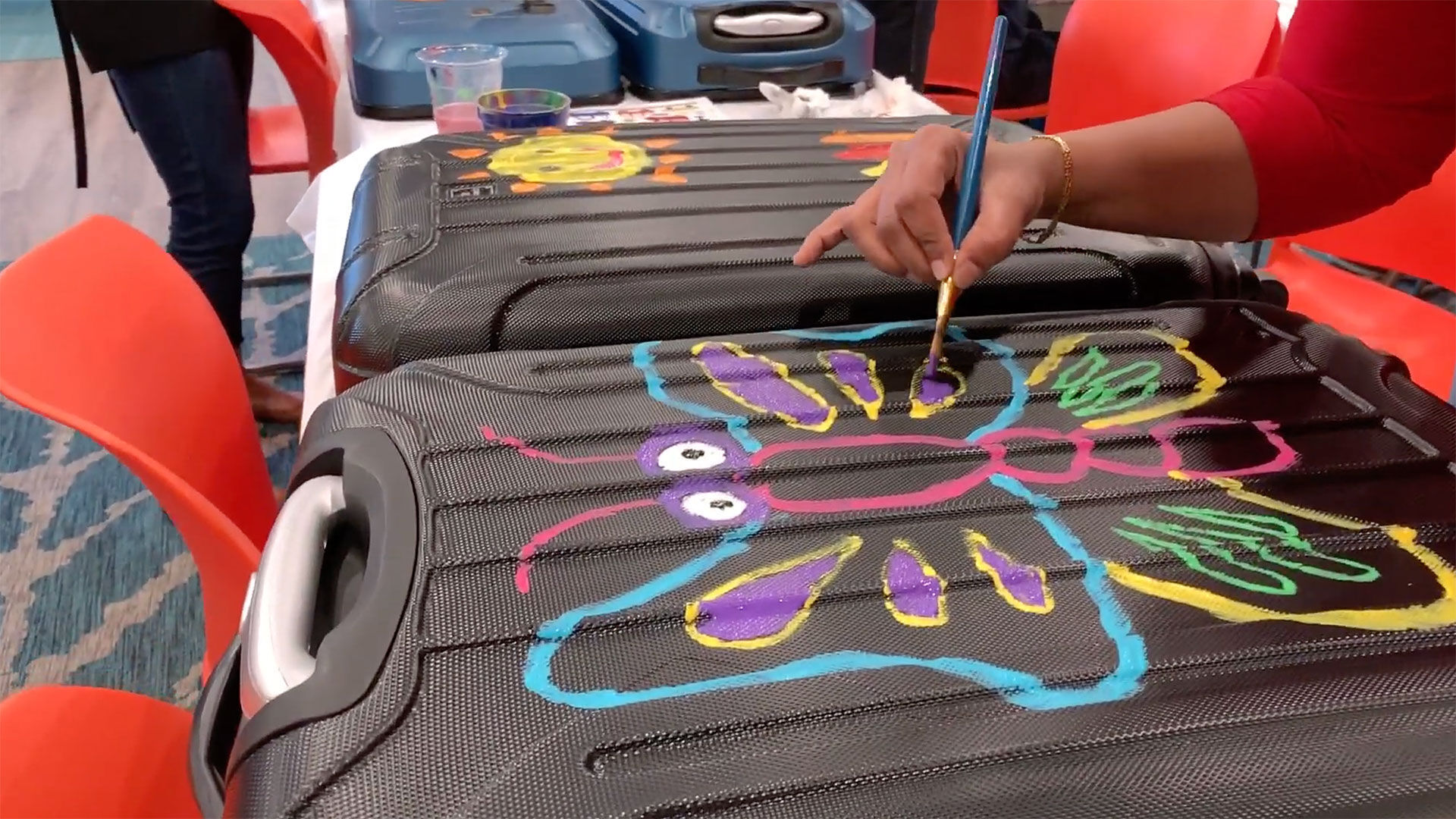 Unclaimed Baggage shares special plan for foster children Valentine’s Day